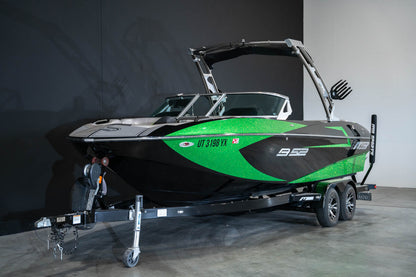 2015 MB B52 Green Flake / Black
