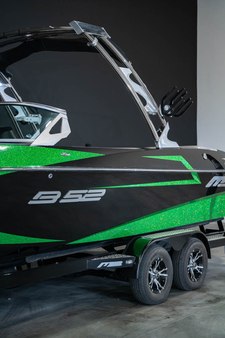 2015 MB B52 Green Flake / Black