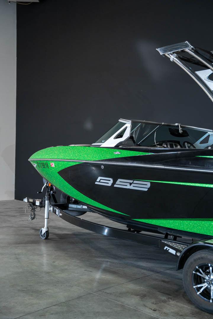 2015 MB B52 Green Flake / Black