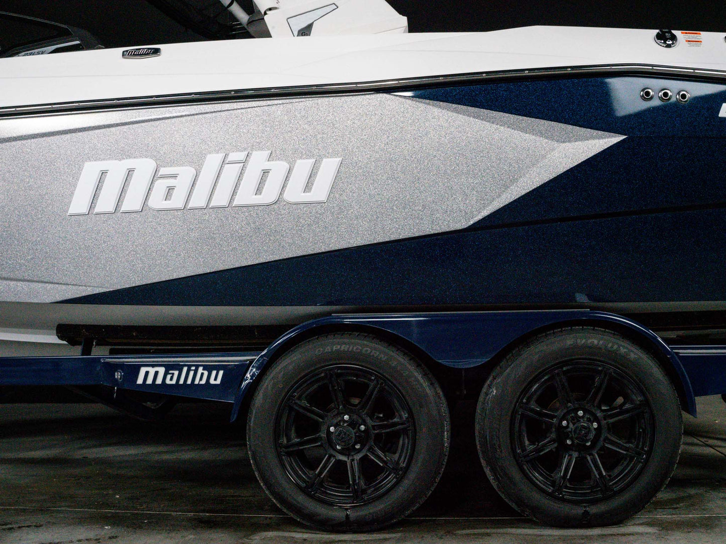 2024 Malibu 23LSV - Silver Flake / Blue