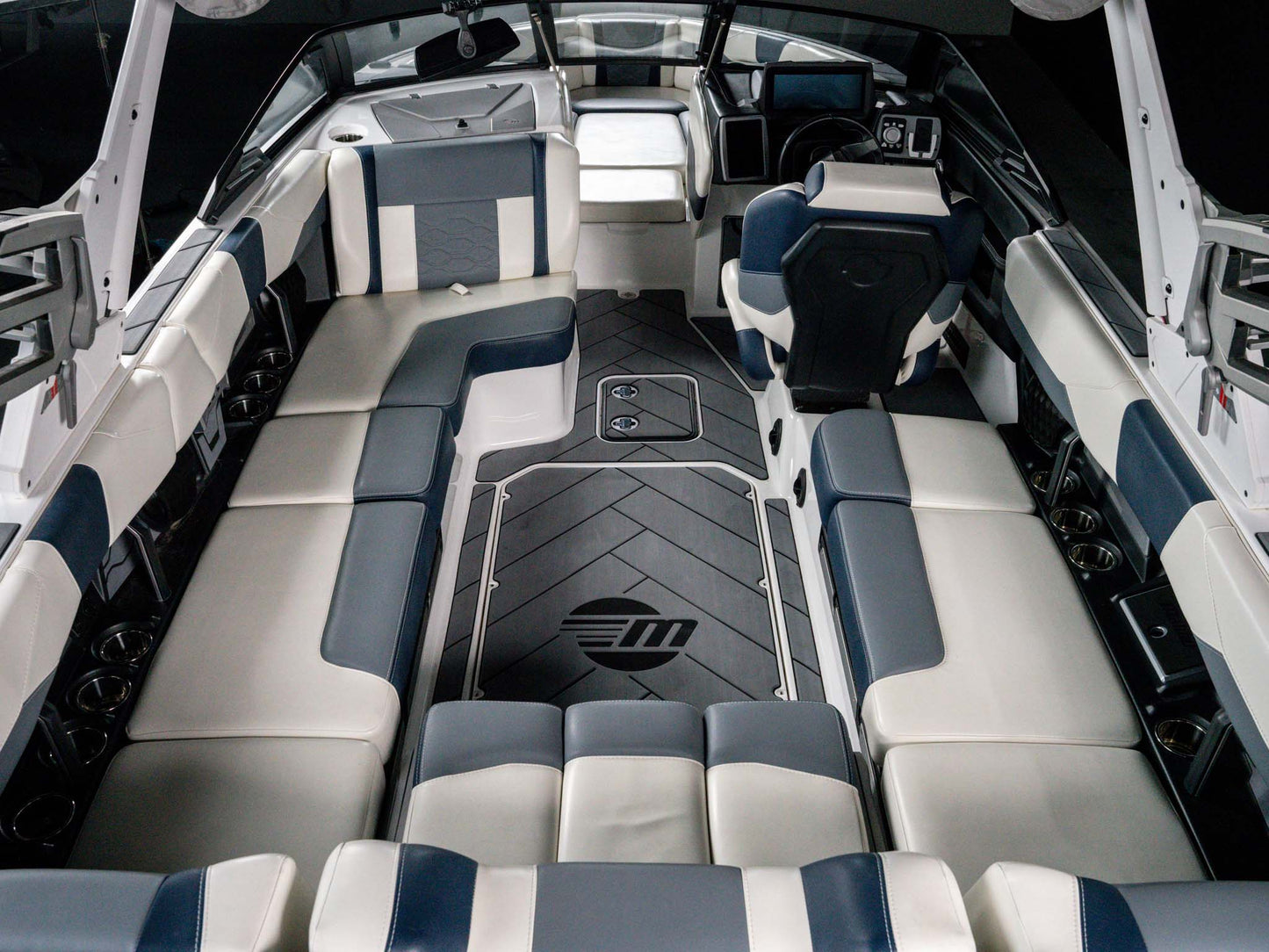 2024 Malibu 23LSV - Silver Flake / Blue