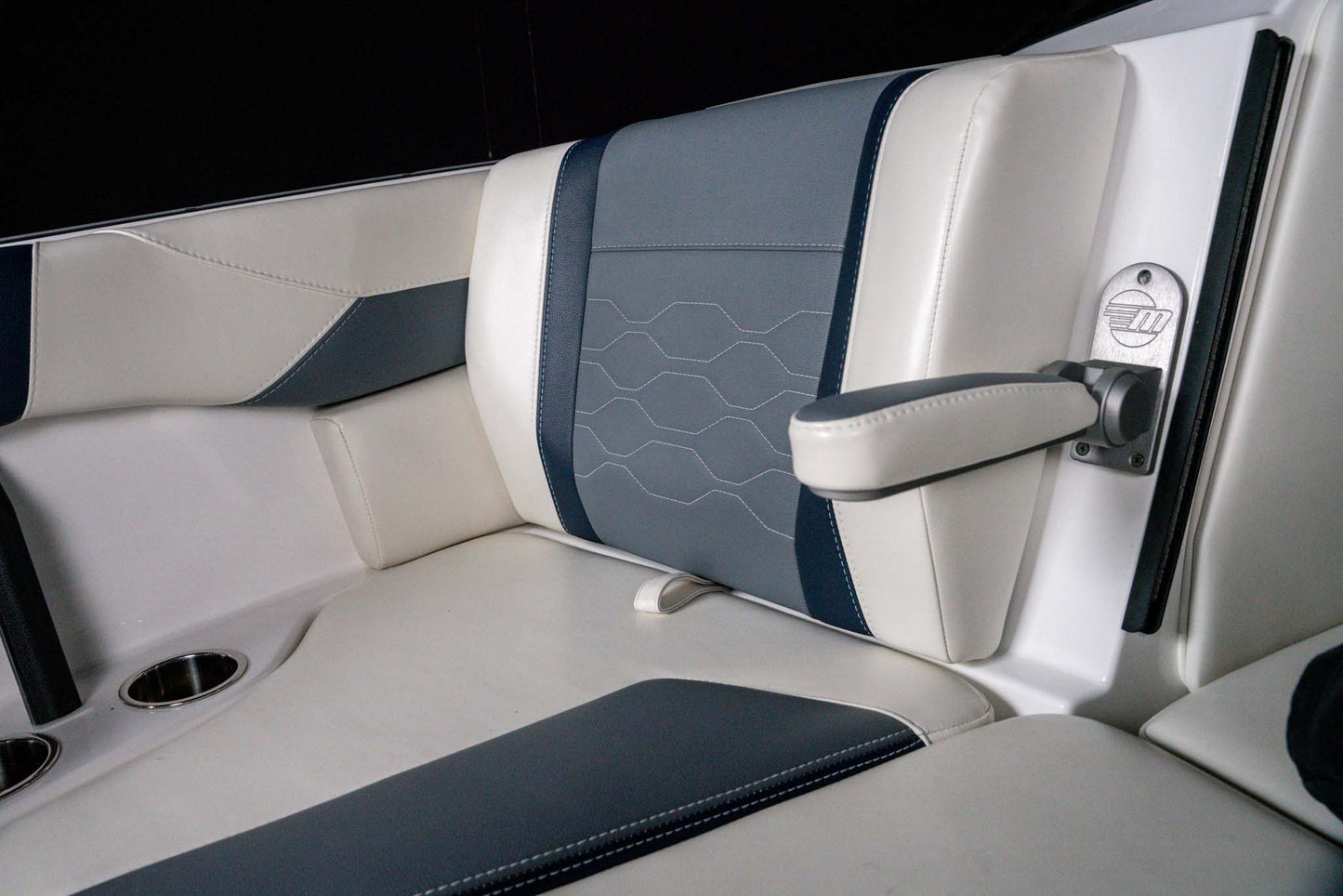 2024 Malibu 23LSV - Silver Flake / Blue
