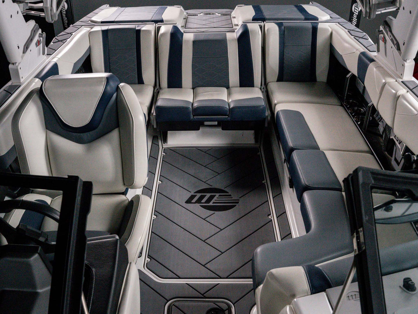 2024 Malibu 23LSV - Silver Flake / Blue
