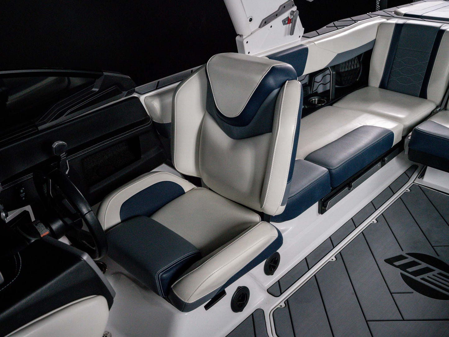 2024 Malibu 23LSV - Silver Flake / Blue