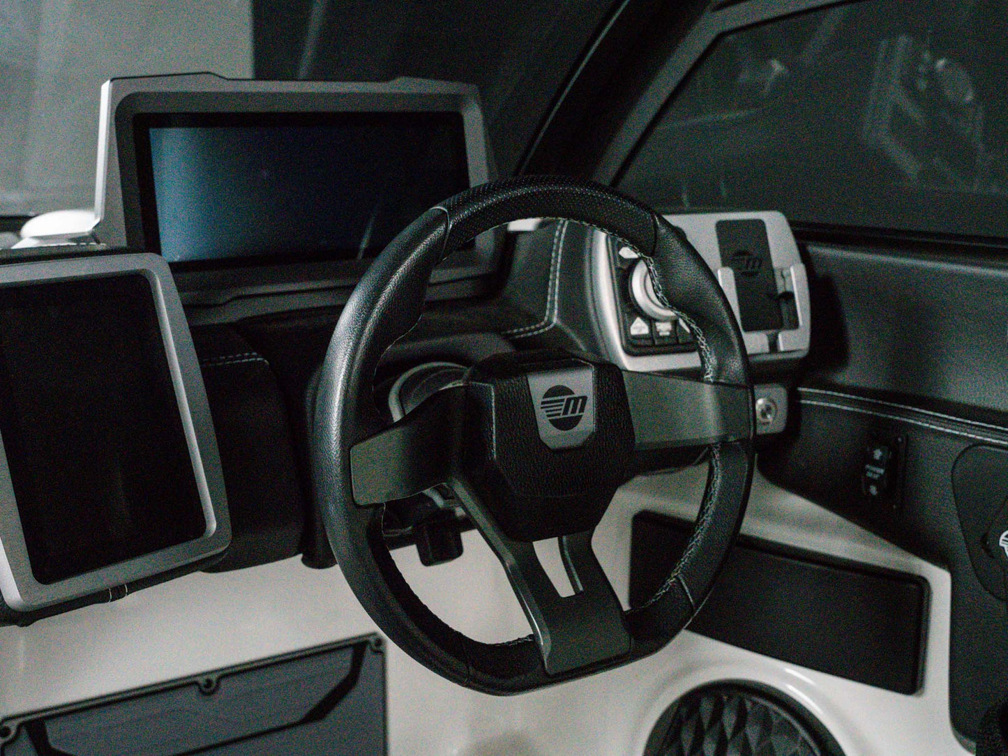 2024 Malibu 23LSV - Silver Flake / Blue