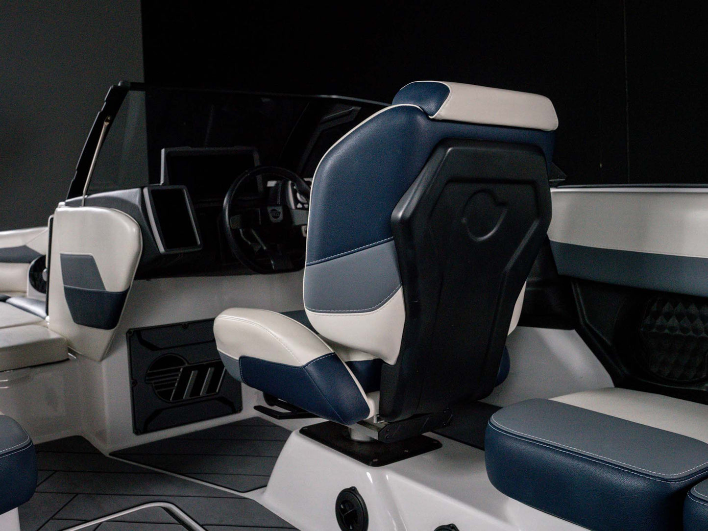 2024 Malibu 23LSV - Silver Flake / Blue