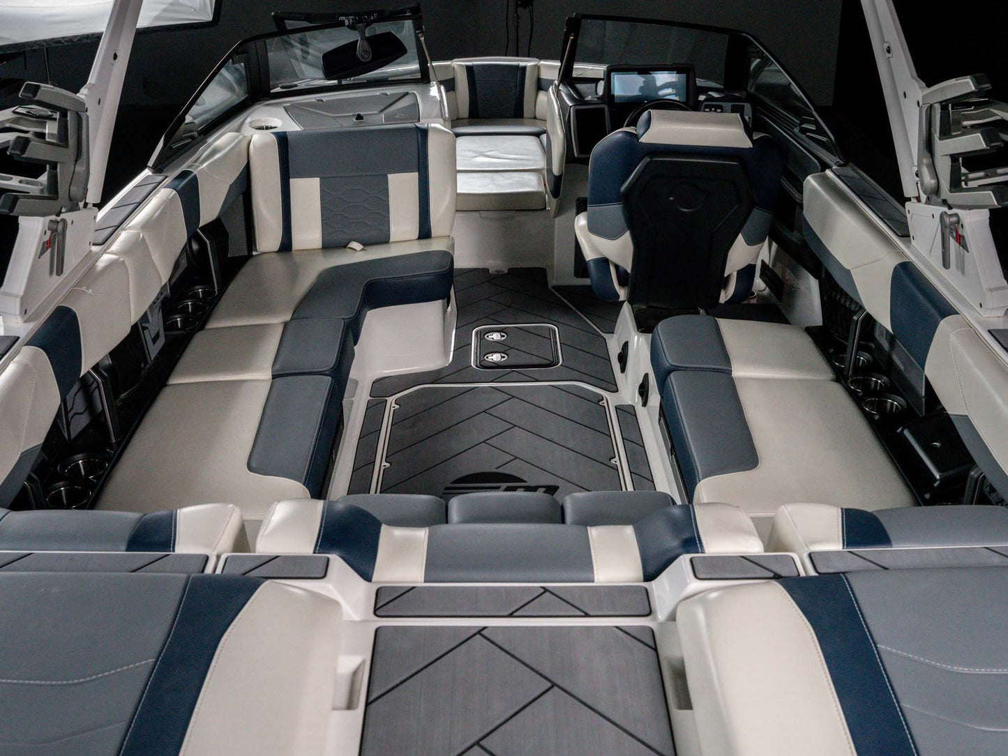 2024 Malibu 23LSV - Silver Flake / Blue