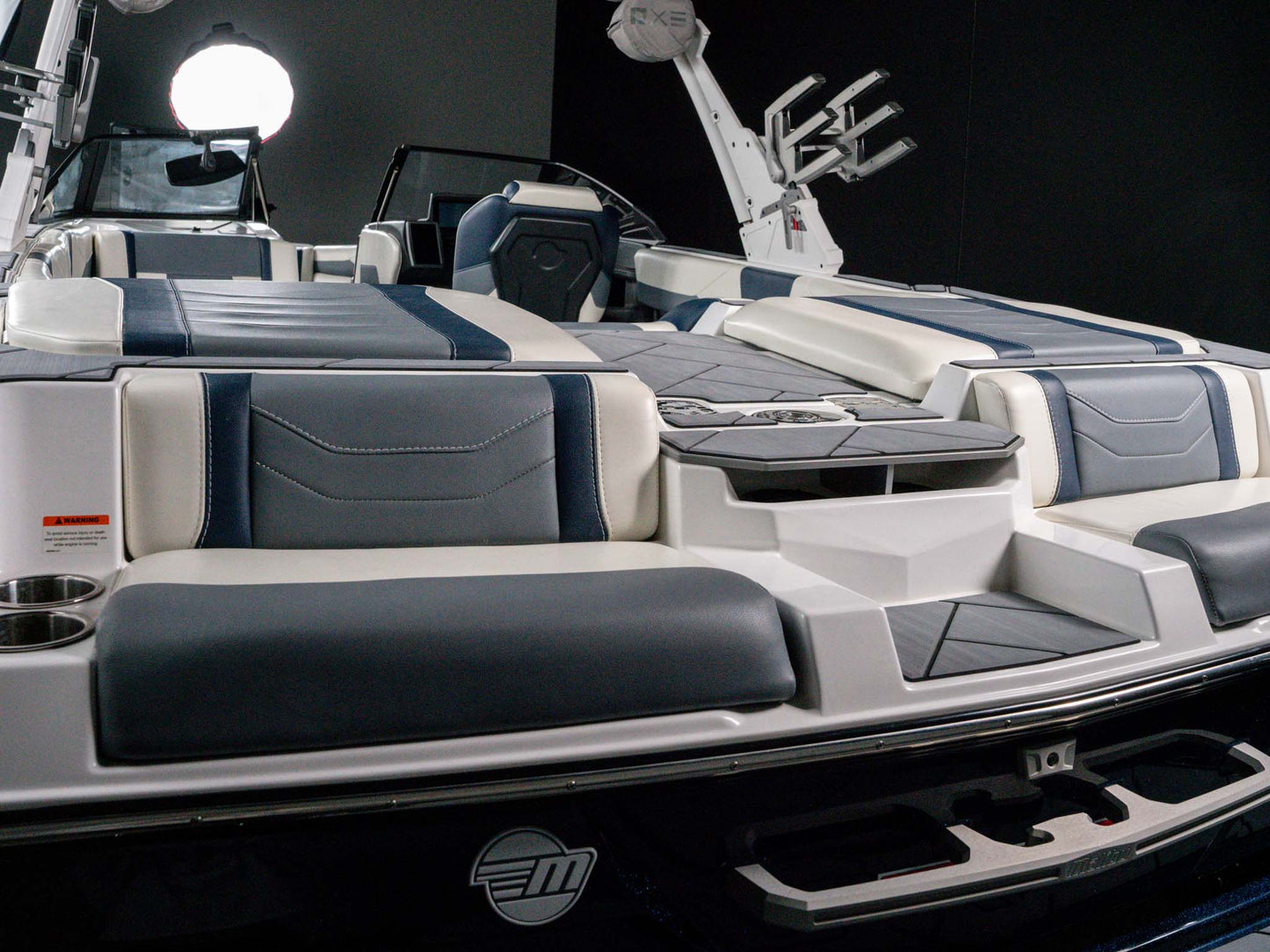 2024 Malibu 23LSV - Silver Flake / Blue