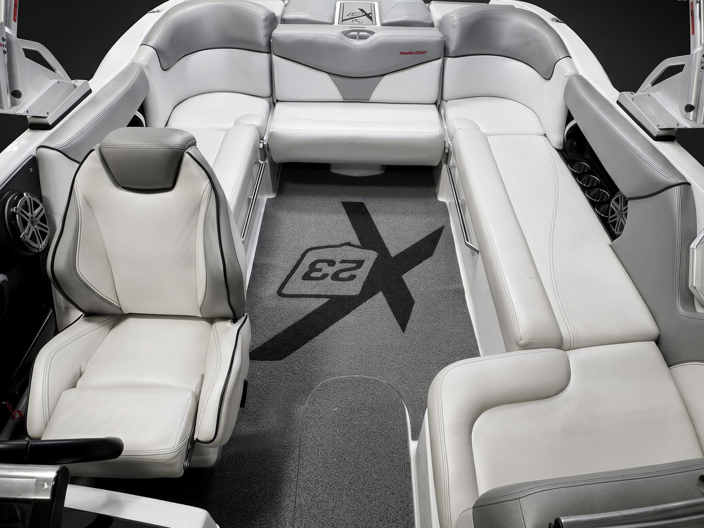 2016 MasterCraft X23 - Red / Black