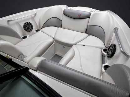 2016 MasterCraft X23 - Red / Black