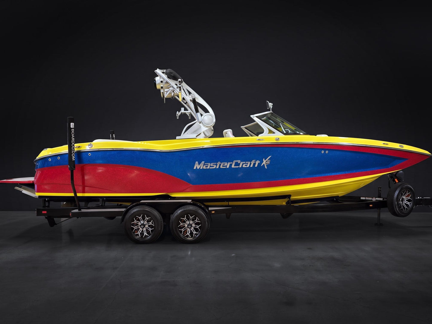 2016 MasterCraft X26 - Blue / Red / Yellow