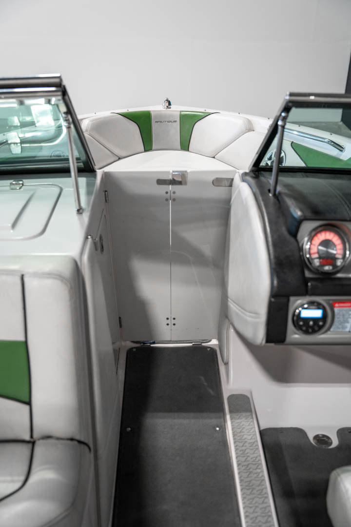 2008 Nautique 230 - BoardCo Boats