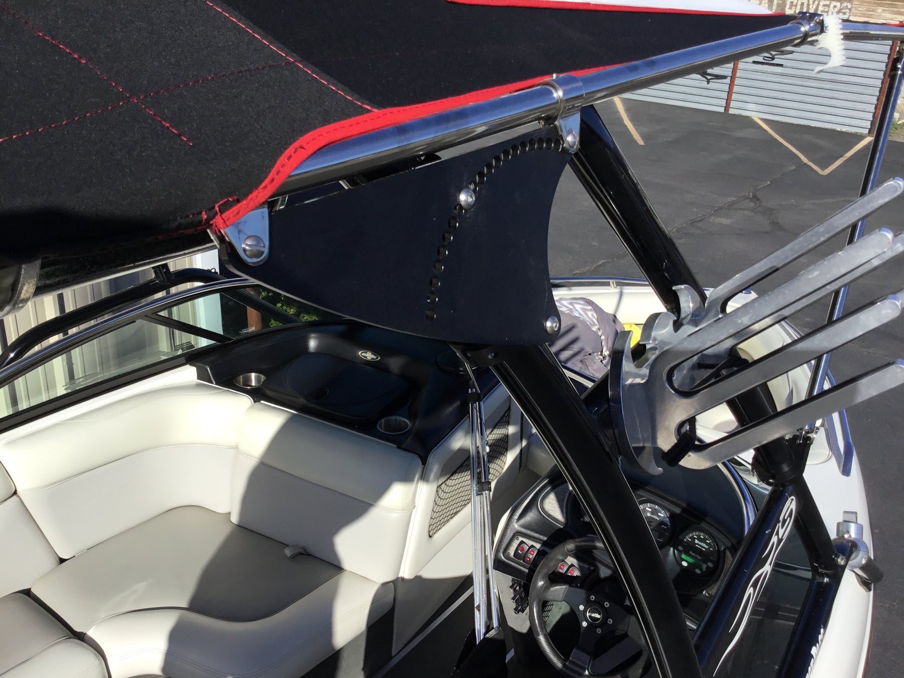 Malibu 21VLX Wakesetter Skylon Swoop Tower