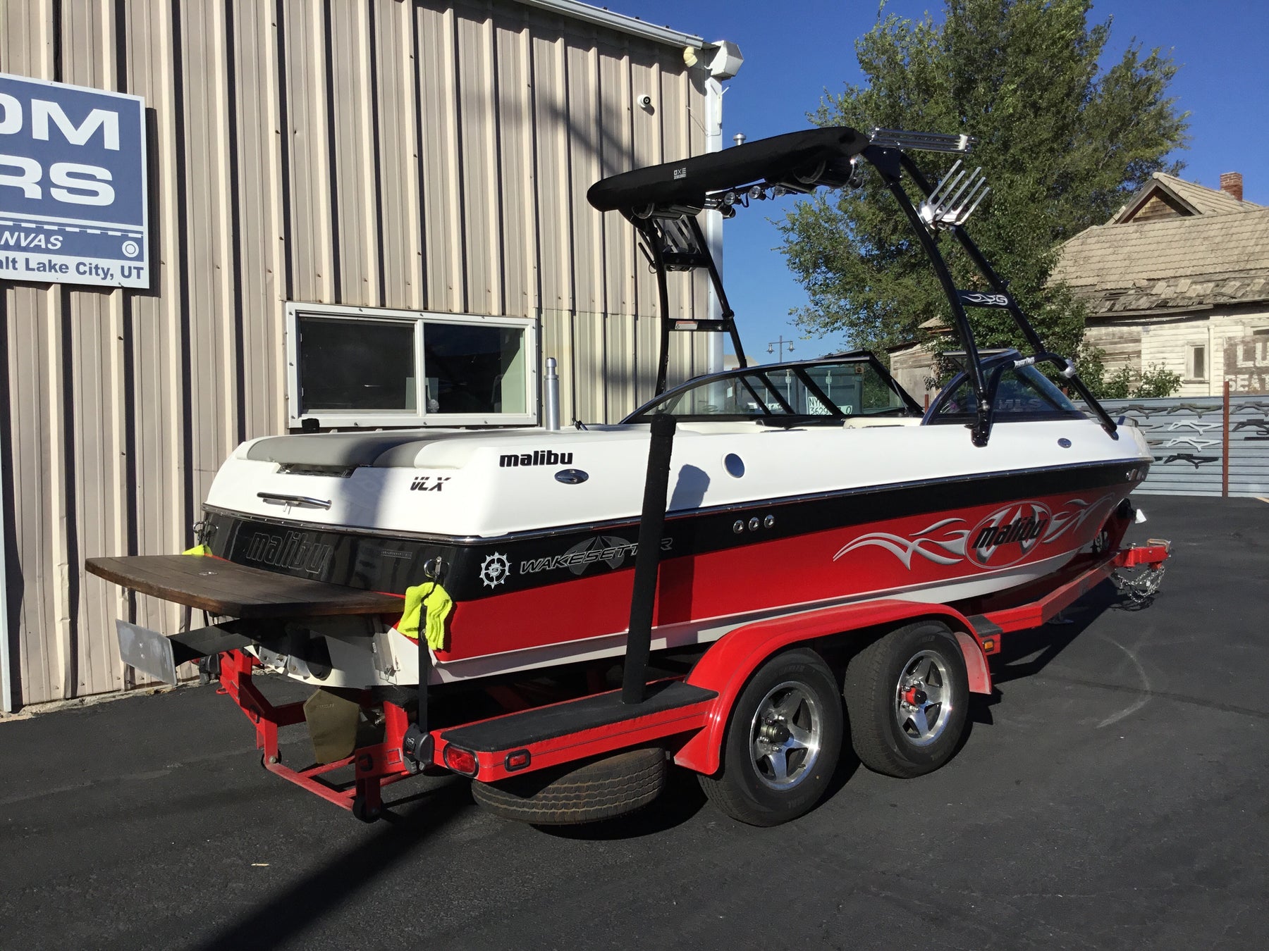 Malibu 21VLX Wakesetter Skylon Swoop Tower
