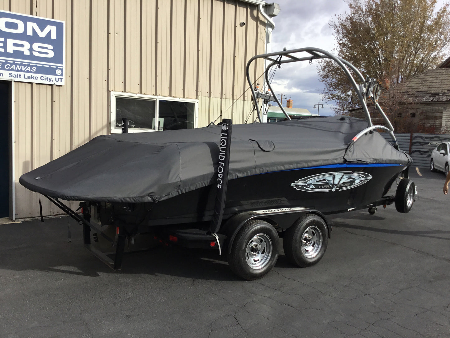 Nautique Air SV211 with FCT 211 Tower Cinch Cover