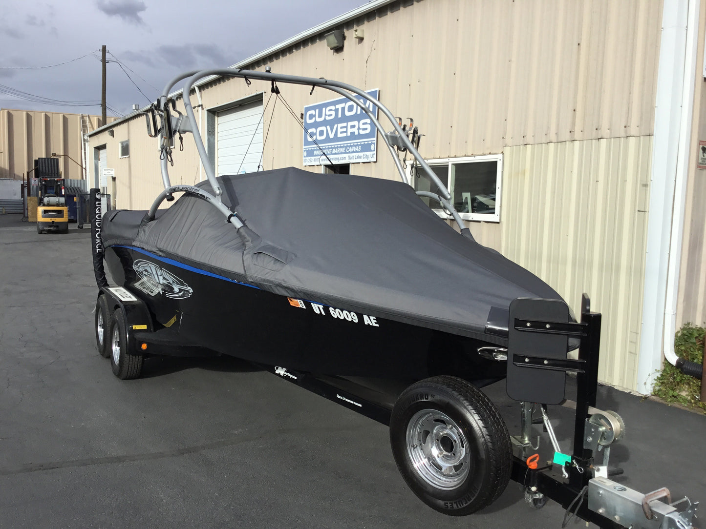 Nautique Air SV211 with FCT 211 Tower Cinch Cover