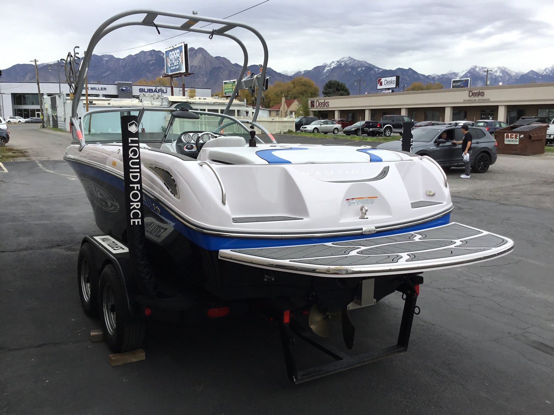 Nautique Air SV211 with FCT 211 Tower Cinch Cover