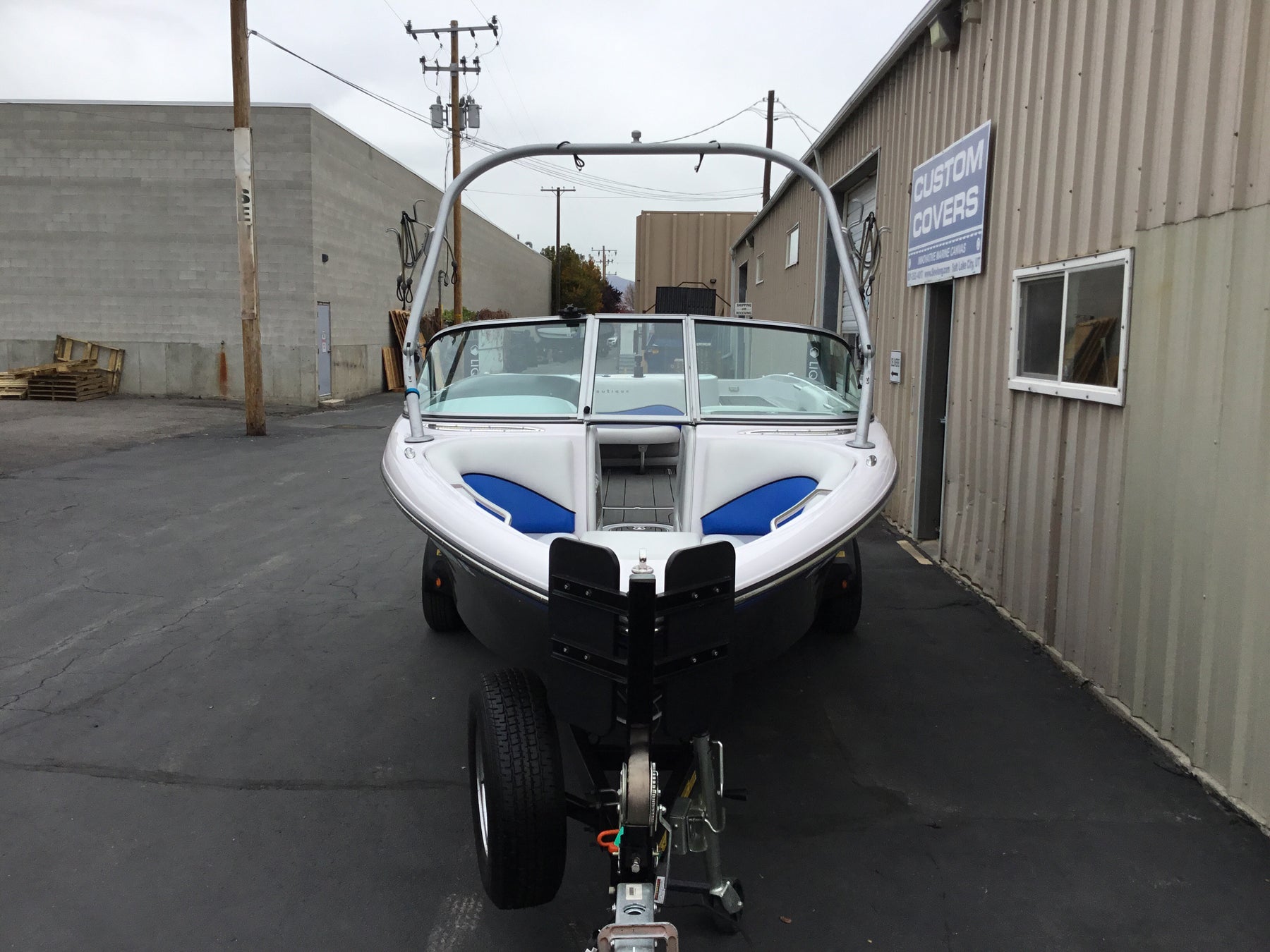 Nautique Air SV211 with FCT 211 Tower Cinch Cover