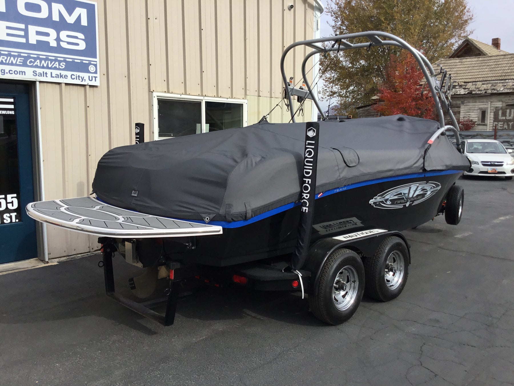 Nautique Air SV211 with FCT 211 Tower Cinch Cover