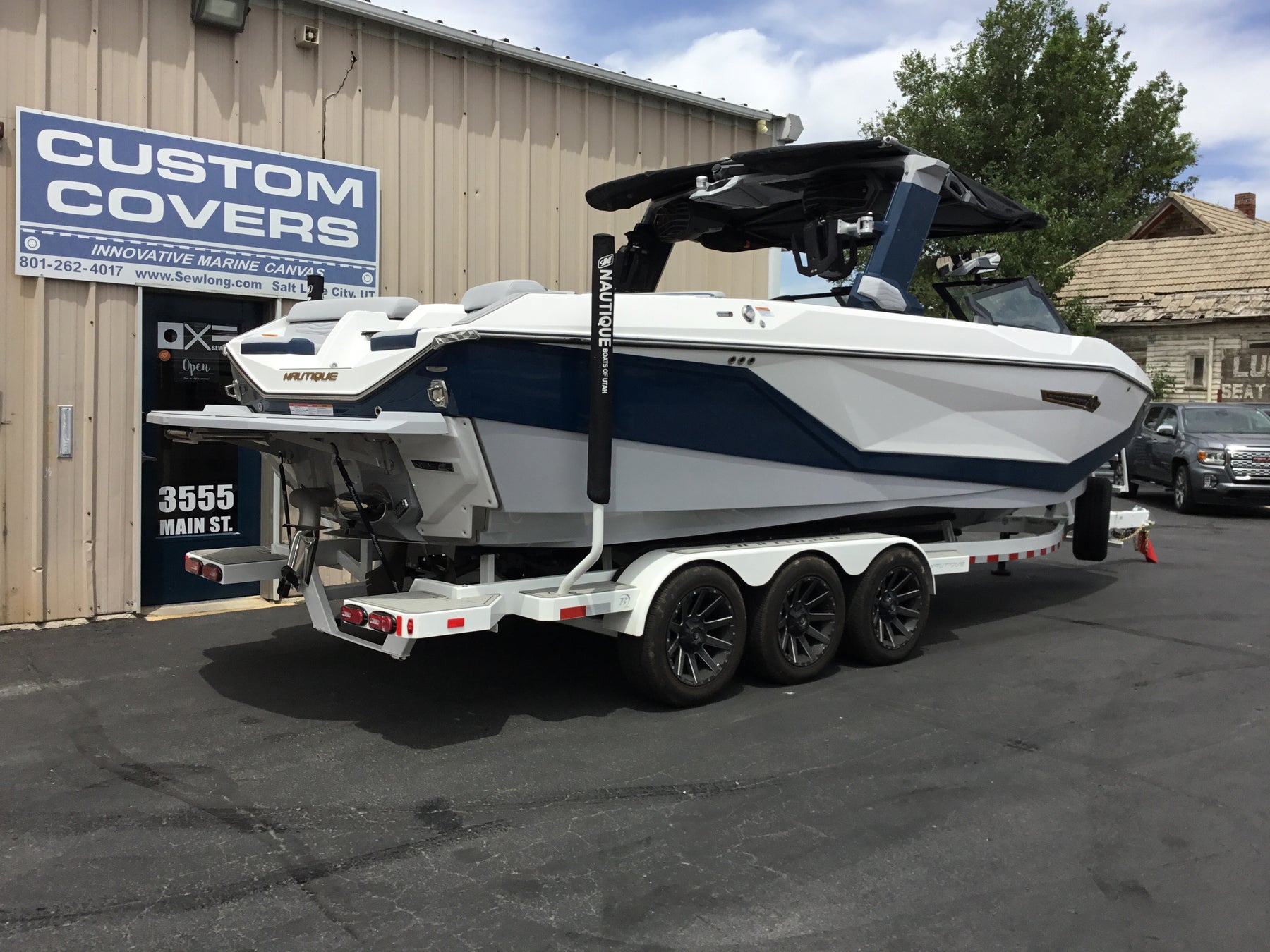 Nautique G25 2 Stage Tele Tower
