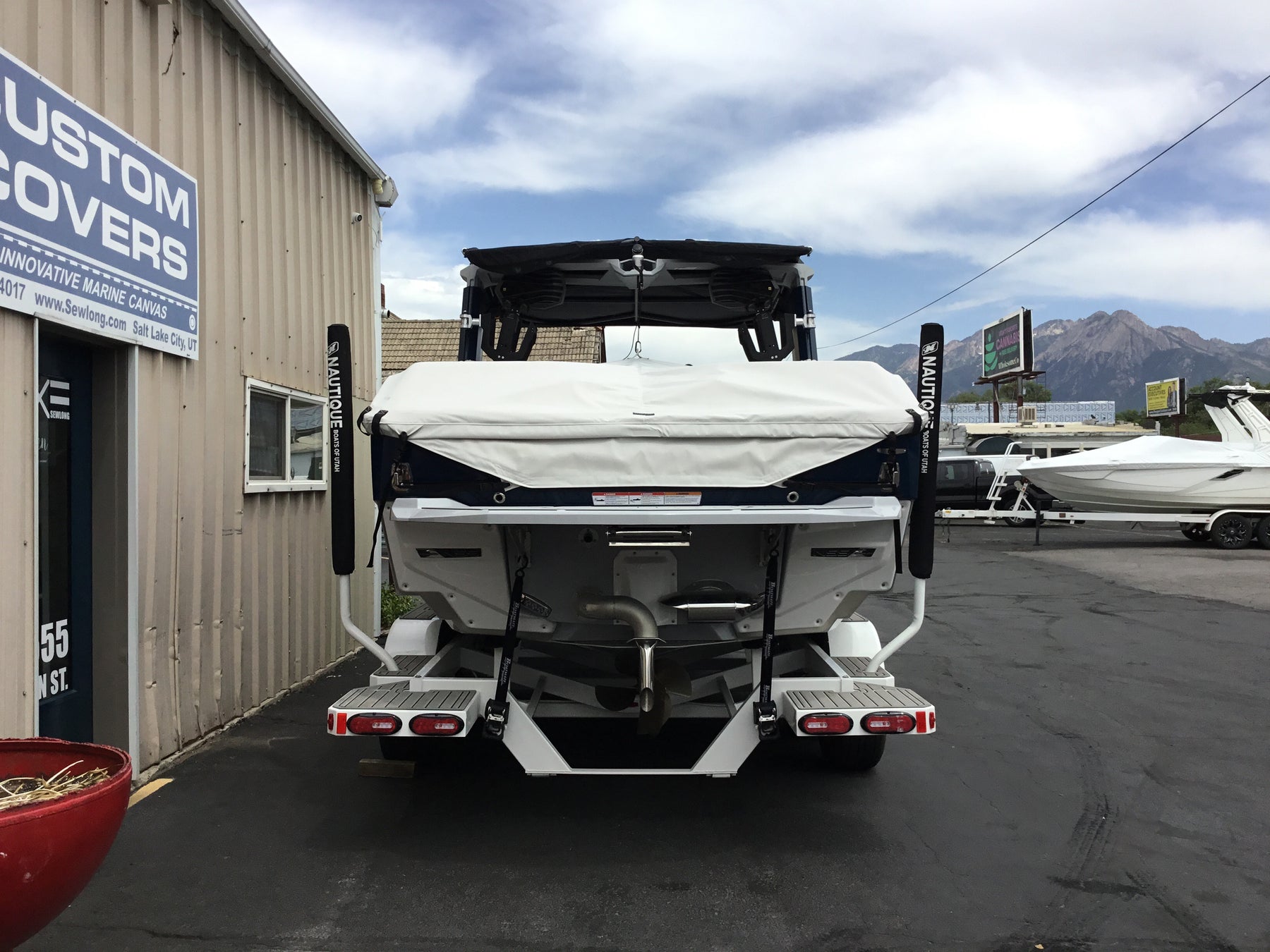Nautique G25 2 Stage Tele Tower