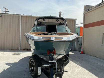 MasterCraft NXT23 with Z6 Tower Double Up Storage Cover