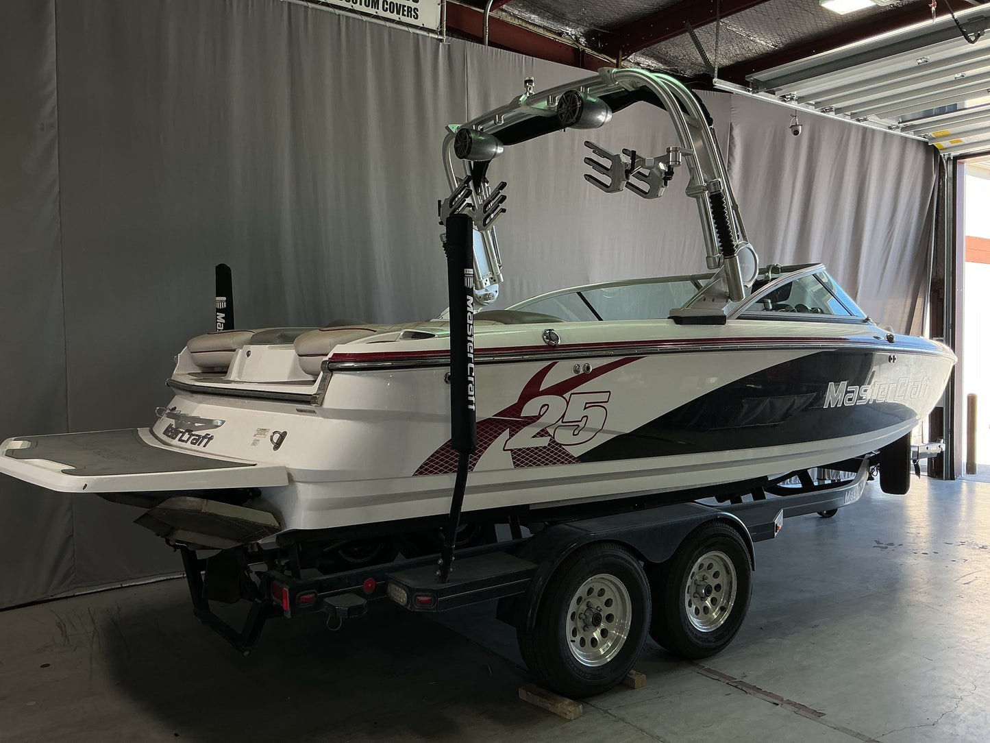 MasterCraft X25 with ZFT2 Tower Double Up Storage Cover