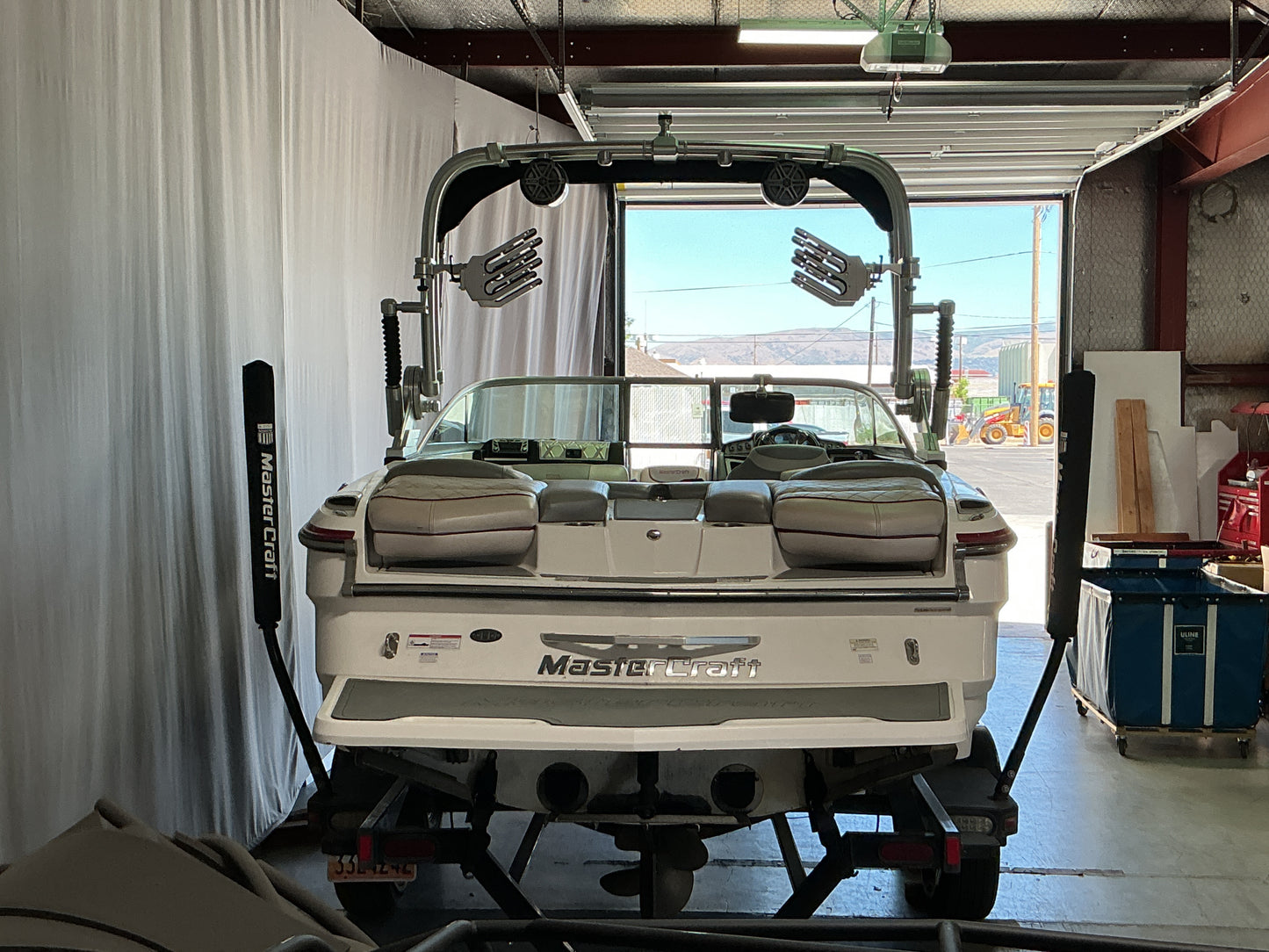 MasterCraft X25 with ZFT2 Tower Double Up Storage Cover