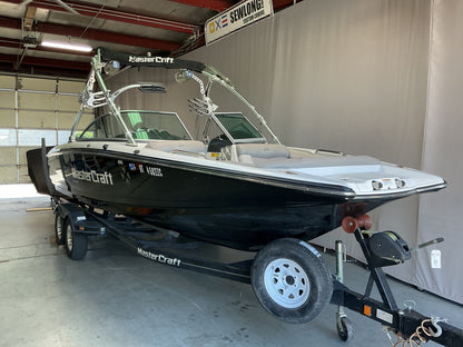 MasterCraft X24 with Zeroflex Gen 5.2 Tower Cinch Cover