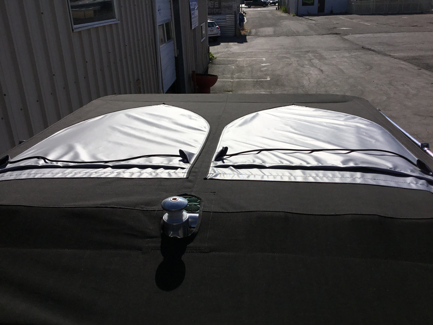 Calabria Pro-V W/2.0 Tube Tower Folding Canopy Top