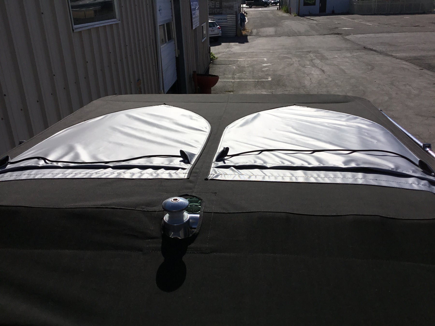Calabria Pro-V W/2.0 Tube Tower Folding Canopy Top