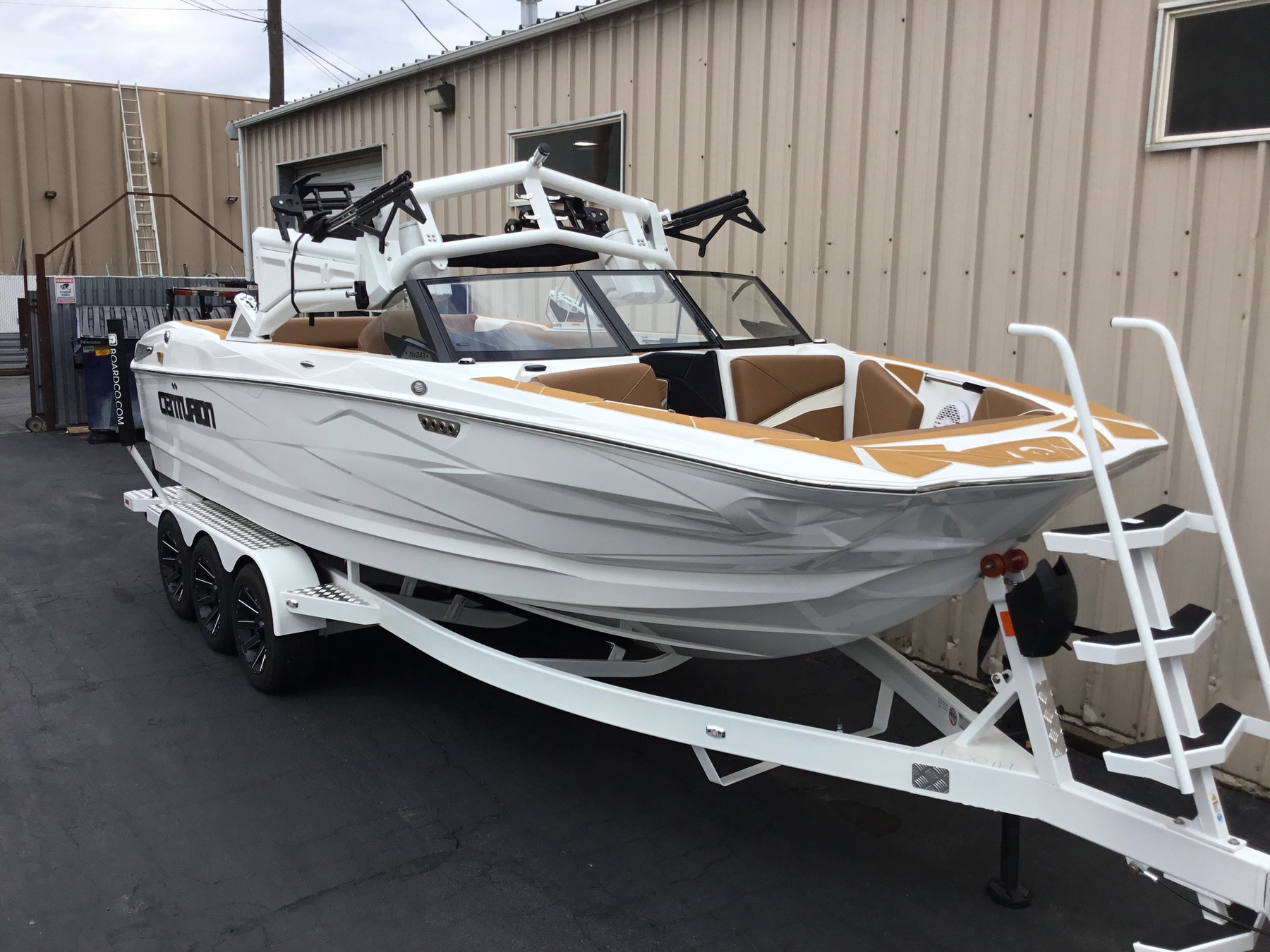 Centurion Nv243 W/FCTv3 & Skylock Board Racks Tower Down Ratchet Cover