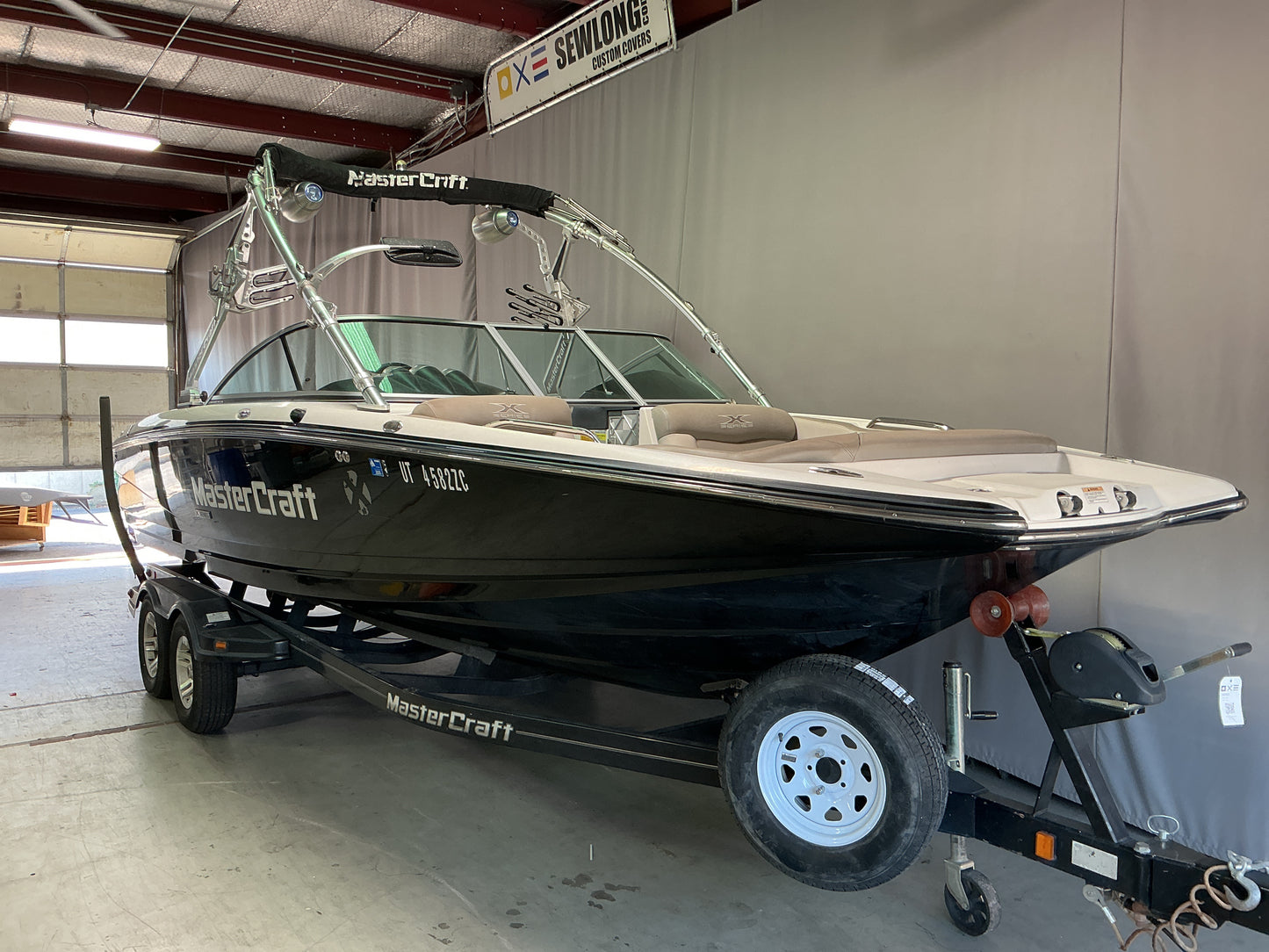 MasterCraft X24 with Zeroflex Gen 5.2 Tower Cinch Cover