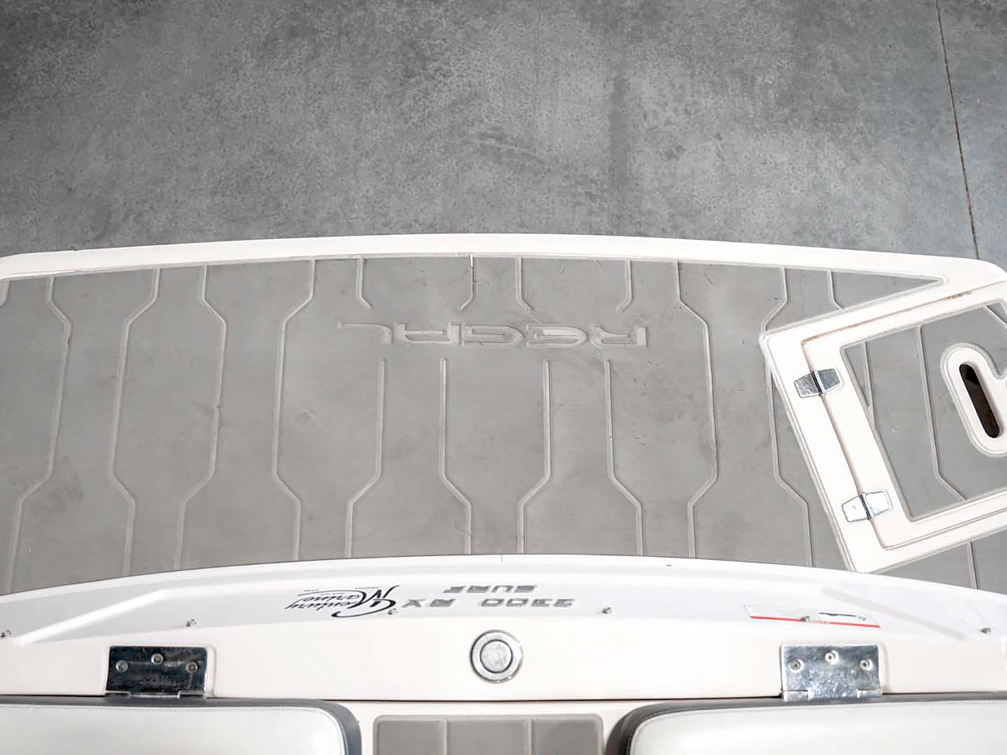 2019 Regal 2300RX Surf