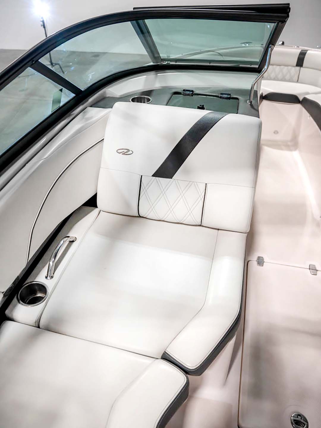 2019 Regal 2300RX Surf