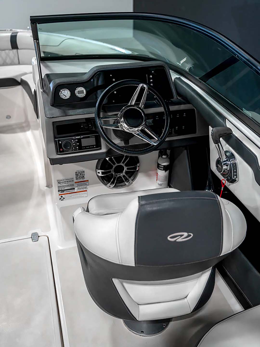 2019 Regal 2300RX Surf