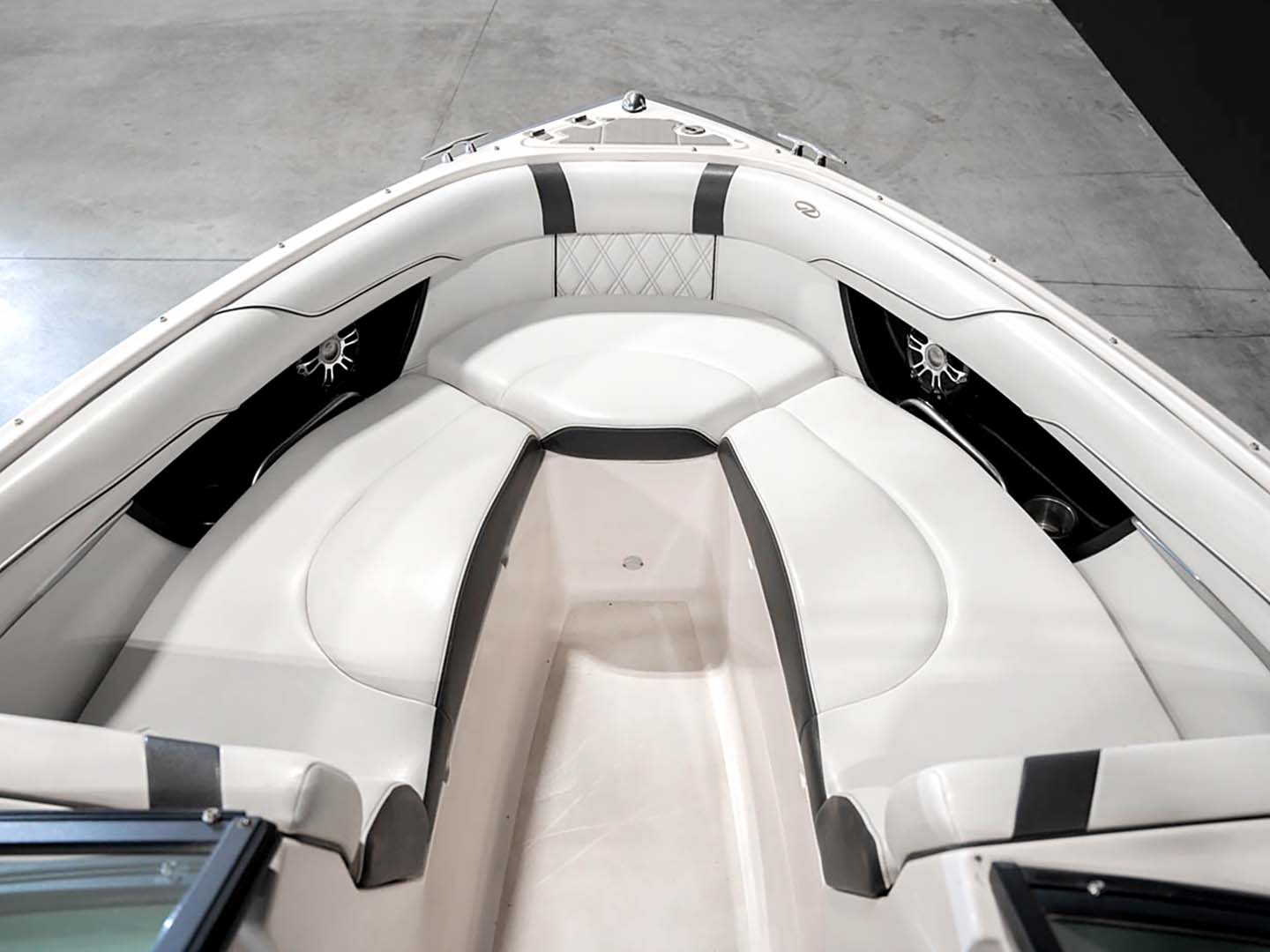 2019 Regal 2300RX Surf