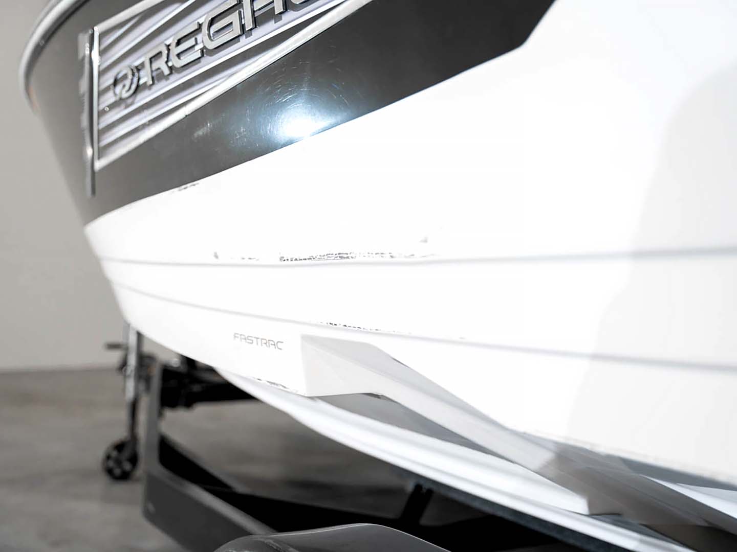 2019 Regal 2300RX Surf