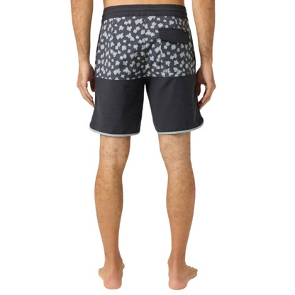 O'Neill OG Block Scallop Cruzer 18" Boardshort in Black