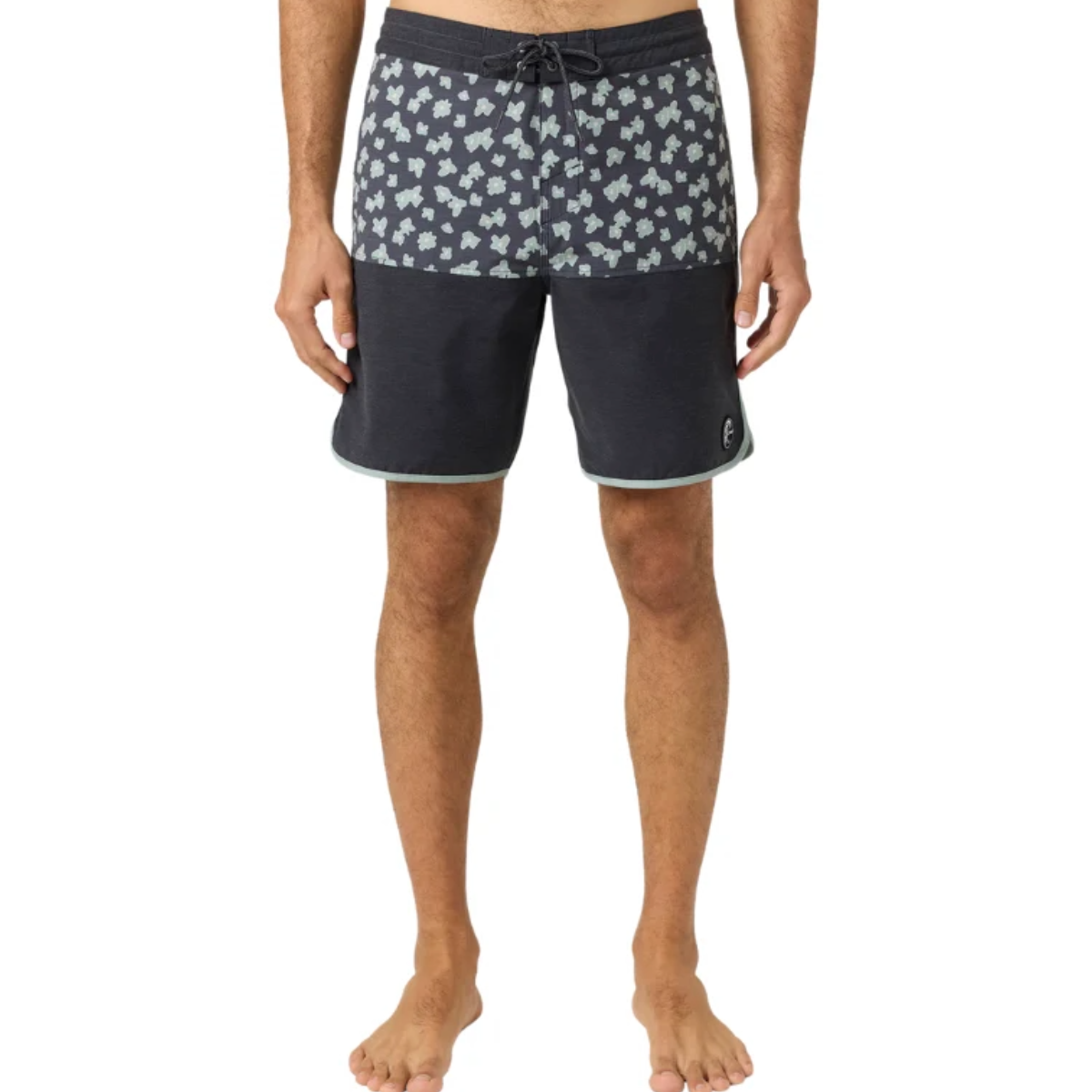 O'Neill OG Block Scallop Cruzer 18" Boardshort in Black