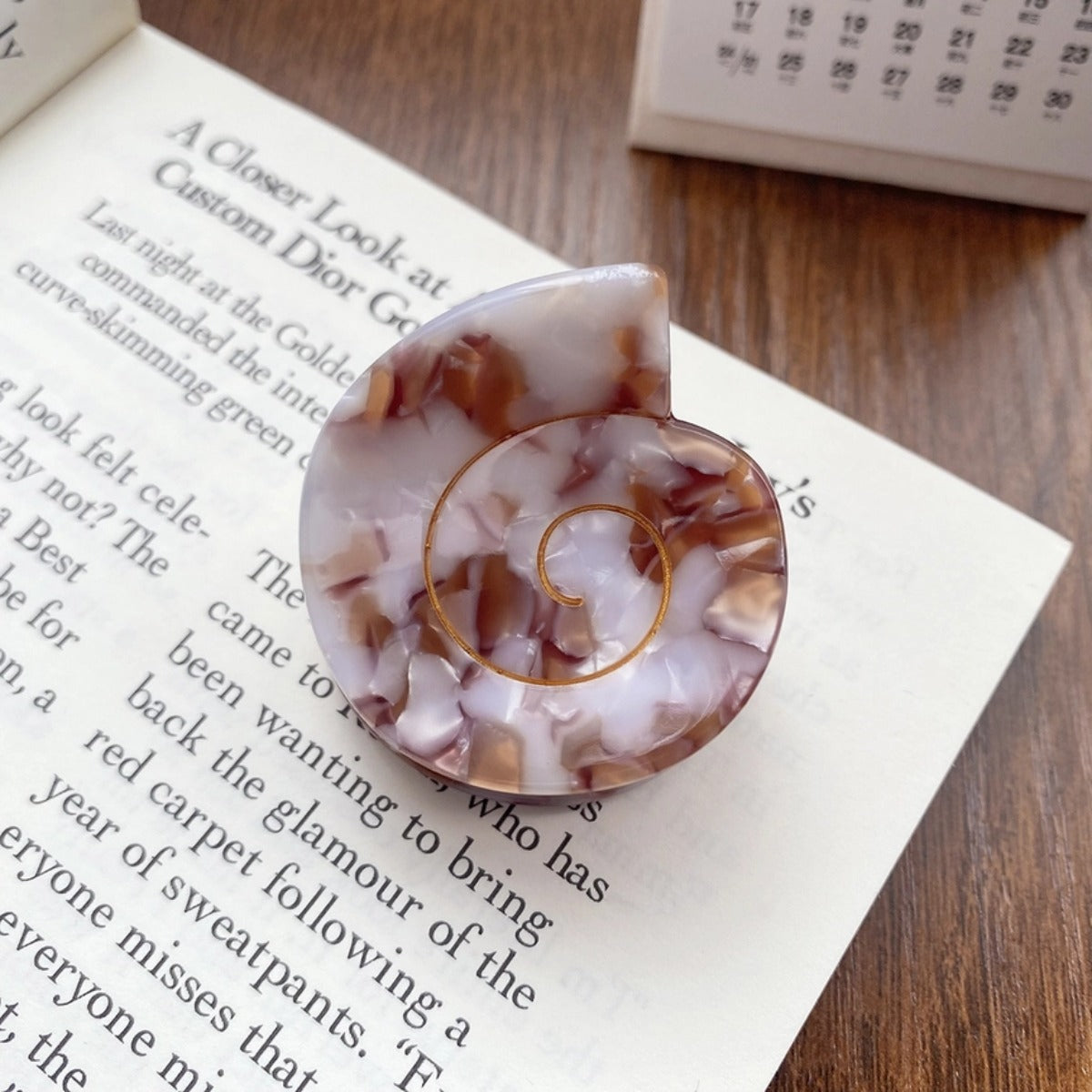 Cora Small Round Swirly Seashell Claw Clip