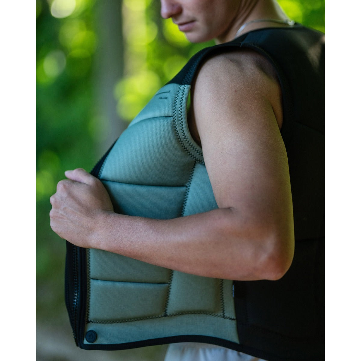 Follow Section Comp Wake Vest in Black/Petina