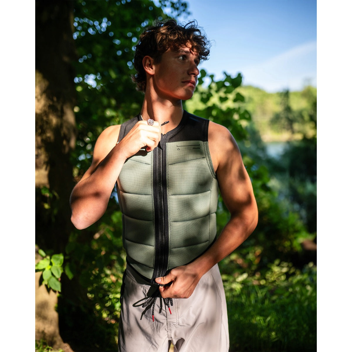 Follow Section Comp Wake Vest in Black/Petina