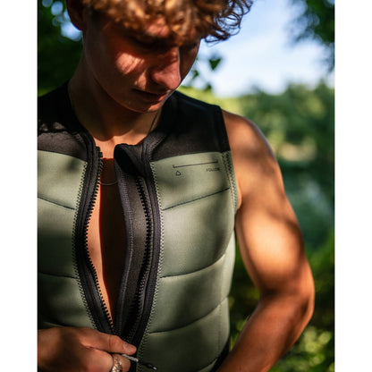 Follow Section Comp Wake Vest in Black/Petina