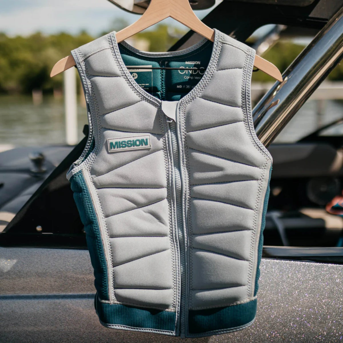 Mission Ondo Men's Comp Vest in Stone