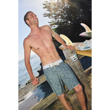 O'Neill Hyperfreak Mysto Scallop 19" Boardshorts in Mulled Basil