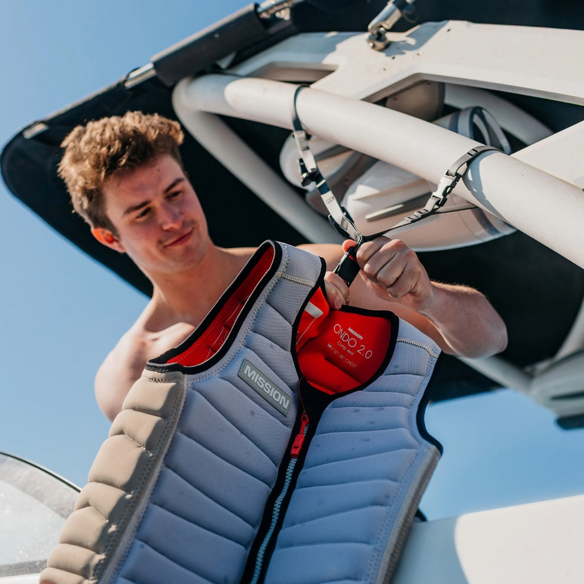 Mission Ondo Men's Comp Vest in Sandbar