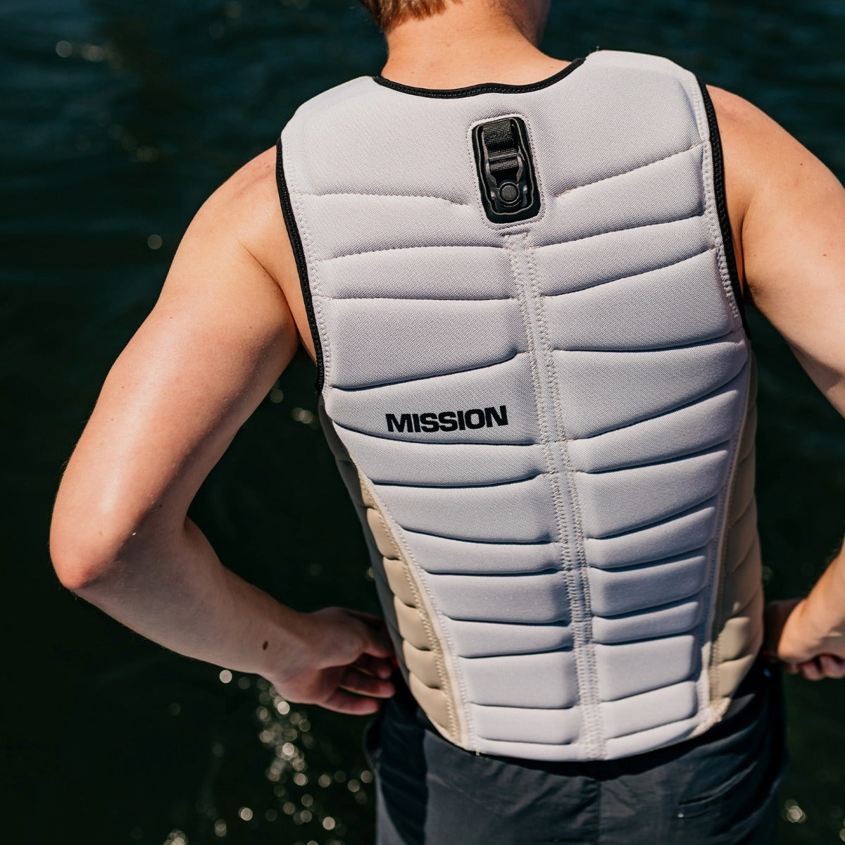Mission Ondo Men's Comp Vest in Sandbar