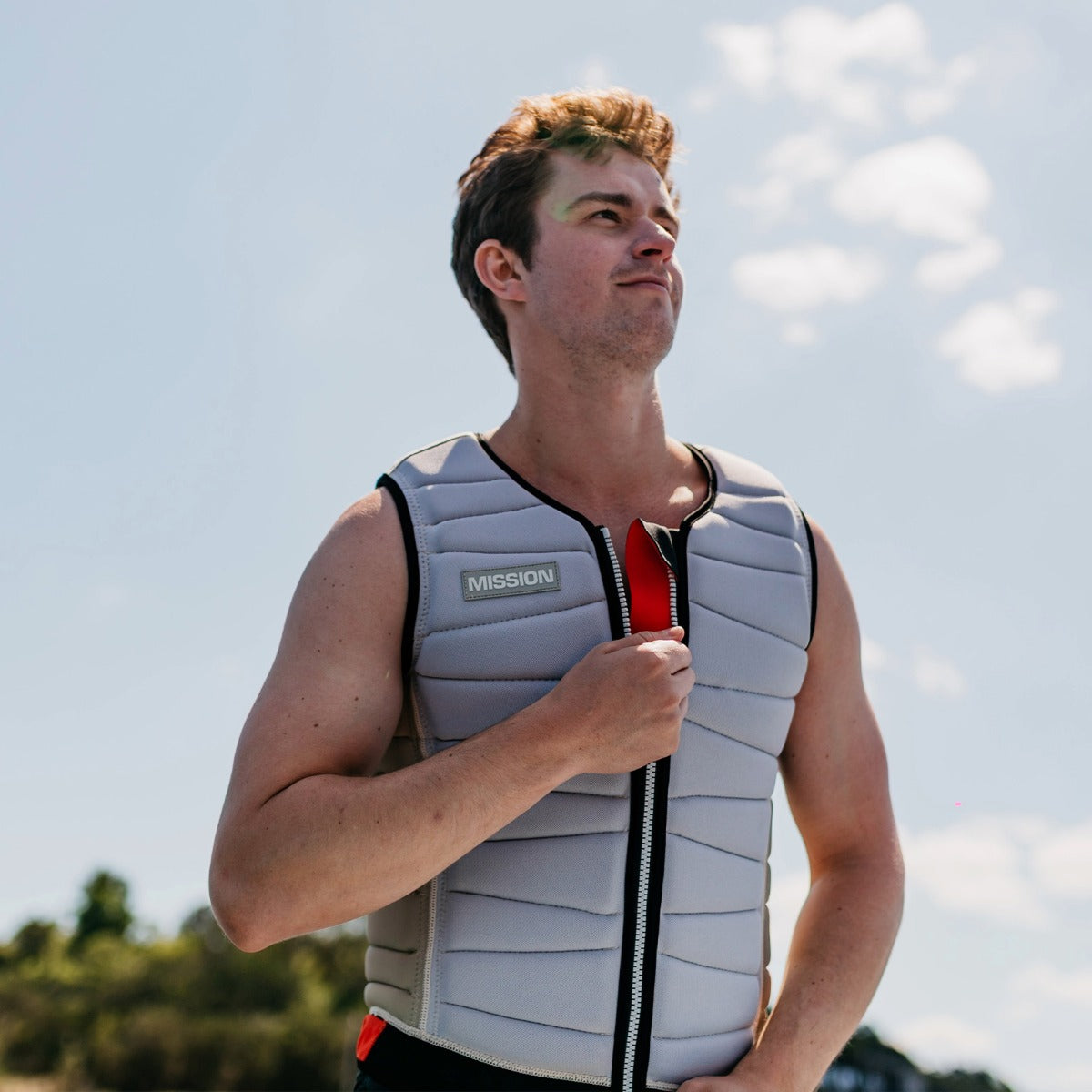 Mission Ondo Men's Comp Vest in Sandbar