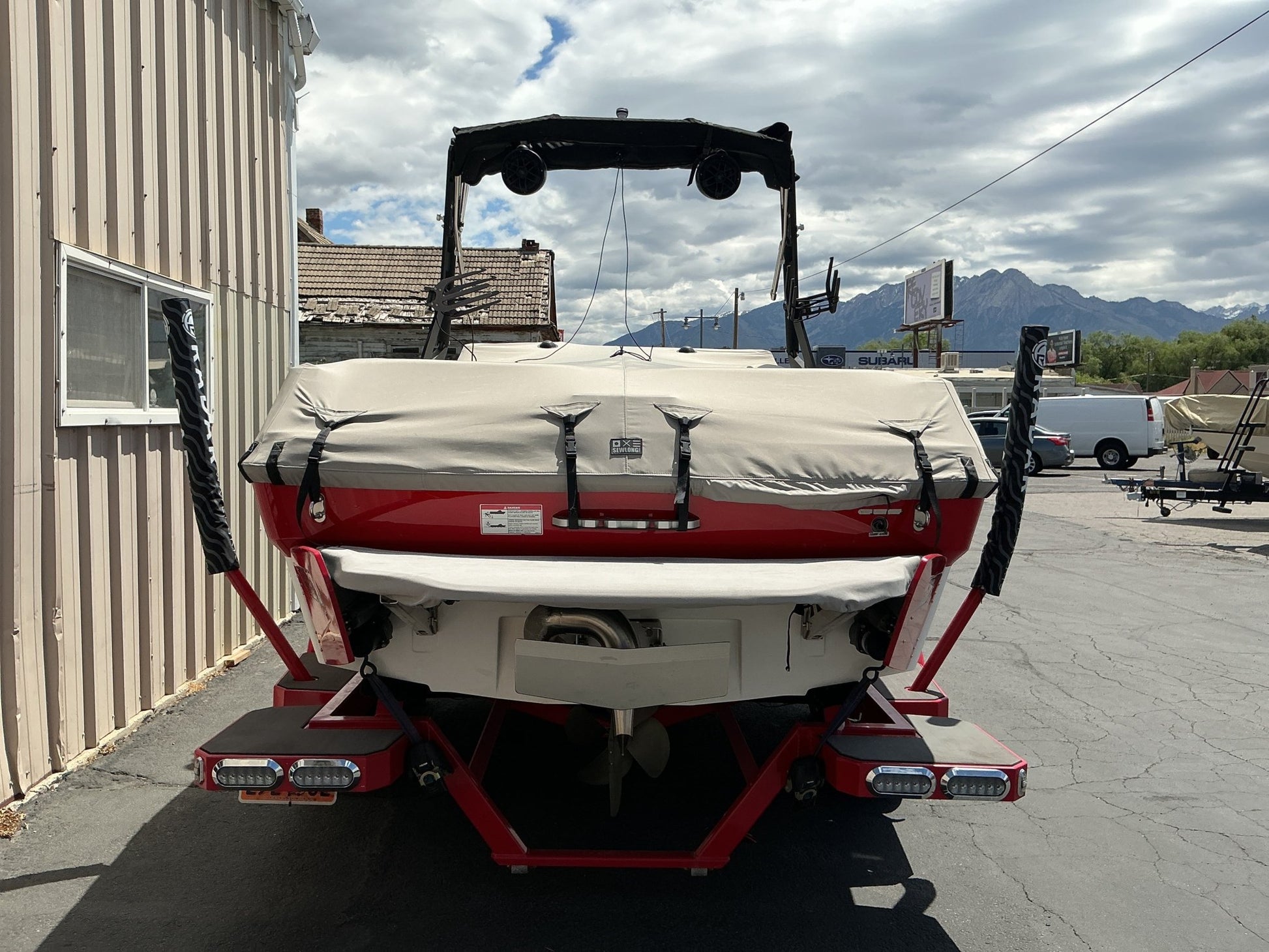 Axis T22 with Grey Skull Tower Cinch Cover - BoardCo